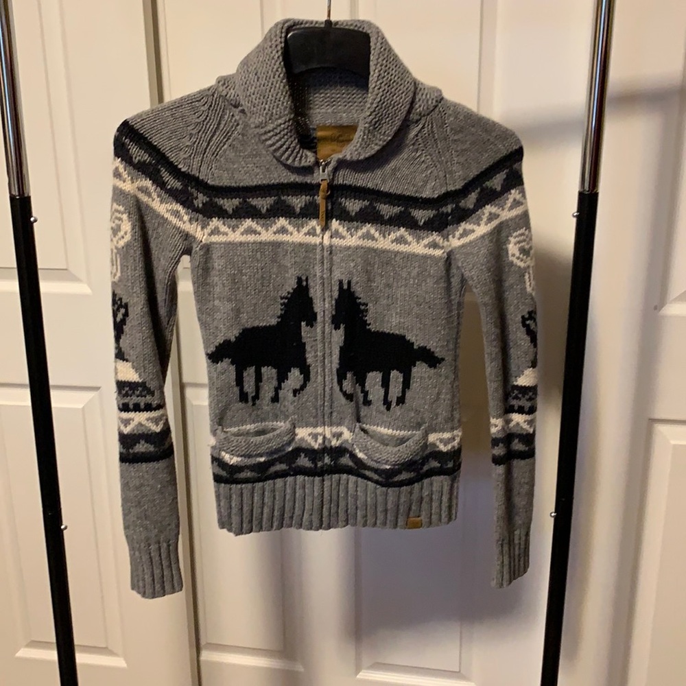 Aritzia knit zip up sweater